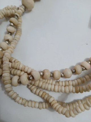 Collana vintage osso intagliato