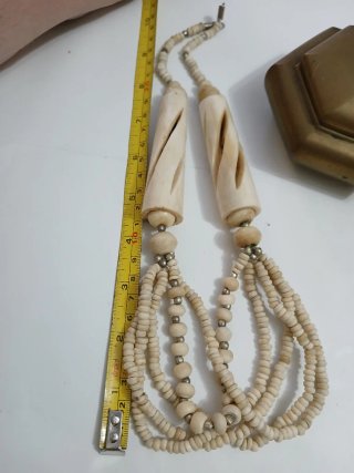 Collana vintage osso intagliato
