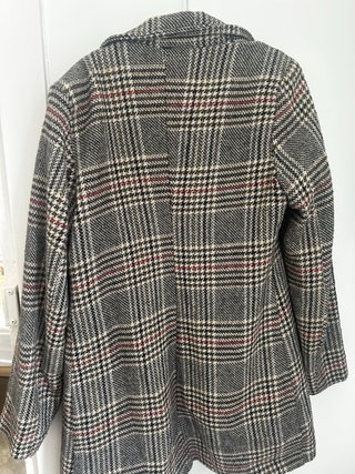 Chaqueta de cuadros gris y roja