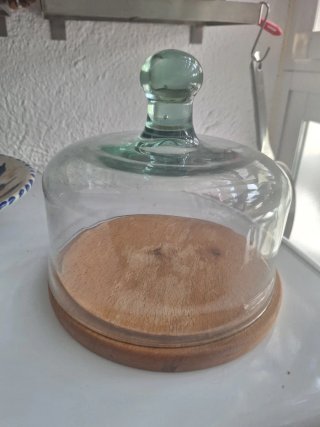 Quesera de cristal y madera