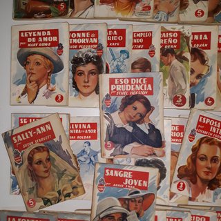 LOTE 55 Novelas Antiguas Colección VIOLETA años 40