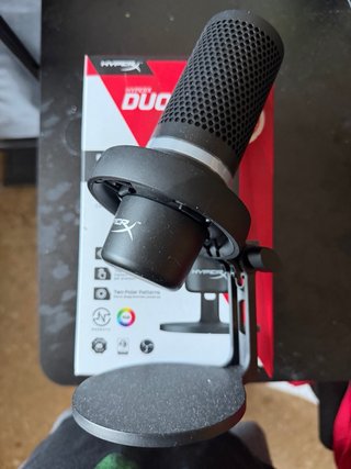 Micrófono HyperX Duocast RGB para streaming