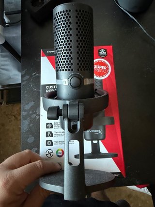 Micrófono HyperX Duocast RGB para streaming