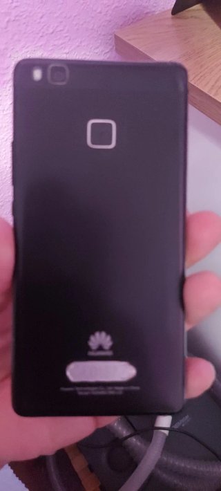 2 Teléfonos Huawei y Motorola Negros 60 por los 2