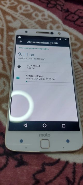 2 Teléfonos Huawei y Motorola Negros 60 por los 2