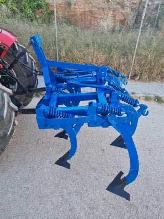 Cultivador hidráulico con muelles