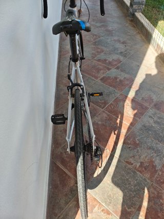 Bicicleta Carretera TRIBAN Plata.