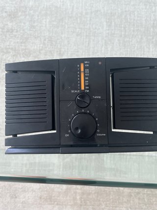 Radio FM portátil negra