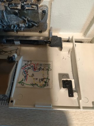 Máquina de coser industrial remalladora
