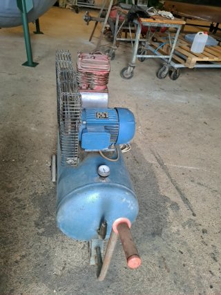 Compresor de aire azul