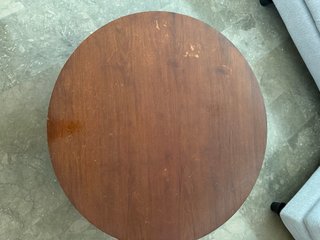 Mesa redonda madera