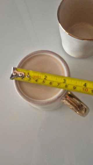 Tazze grandi beige e oro in ceramica