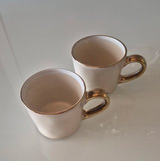 Tazze grandi beige e oro in ceramica