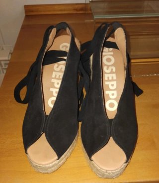 Sandalias cuña Giossepo negras
