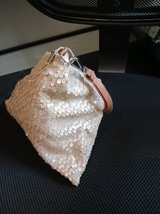 Borsa triangolare paillettes beige/argento
