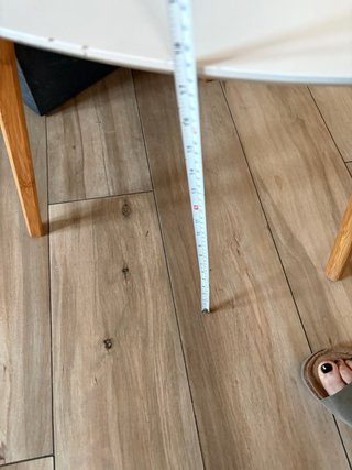 Mesa auxiliar blanca triangular