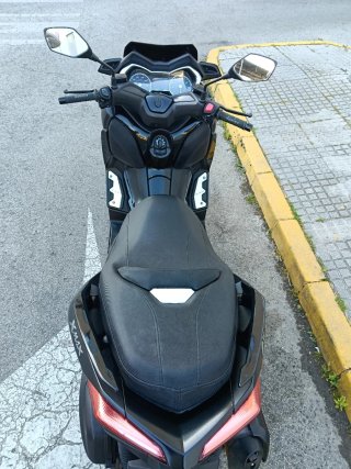 Yamaha XMAX300 Negra - Maxi Scooter Automática