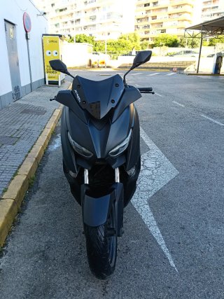 Yamaha XMAX300 Negra - Maxi Scooter Automática