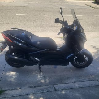 Yamaha XMAX300 Negra - Maxi Scooter Automática