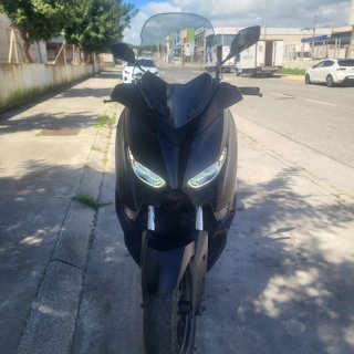 Yamaha XMAX300 Negra - Maxi Scooter Automática