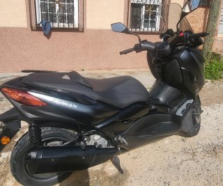 Yamaha XMAX300 Negra - Maxi Scooter Automática