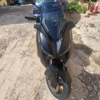 Yamaha XMAX300 Negra - Maxi Scooter Automática