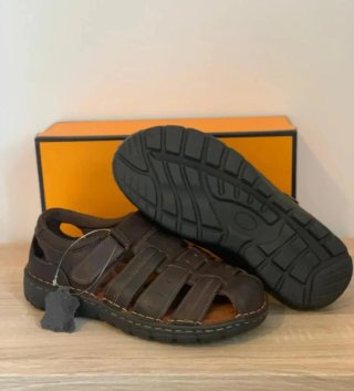 Sandalias para hombre de piel. Número 40