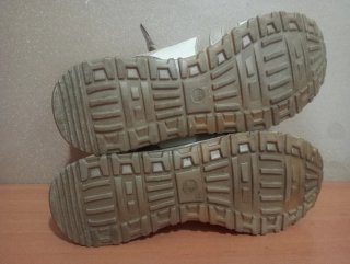 Zapatillas Beige y Doradas con Cadena