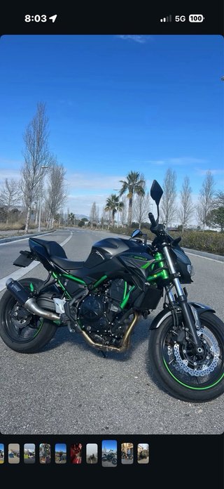 Kawasaki Z650 Naked Negra y Verde