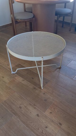 Mesa auxiliar redonda Ikea exterior