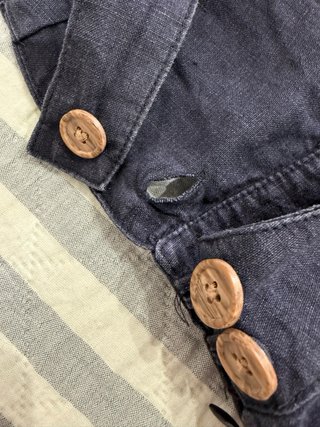 Vestido azul con tirantes cruzados