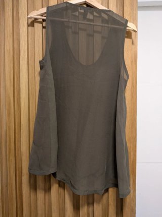 Top Mango lentejuelas verde militar Talla M