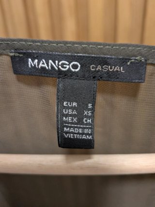 Top Mango lentejuelas verde militar Talla M