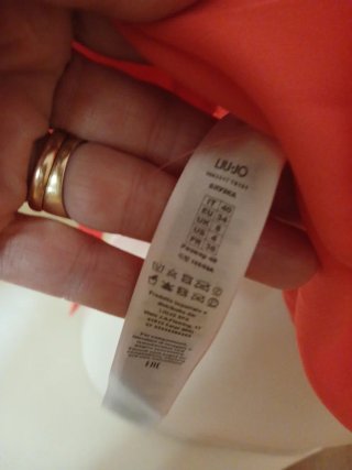Top Liu Jo S plissettato con fiocco corallo