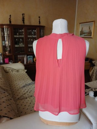 Top Liu Jo S plissettato con fiocco corallo