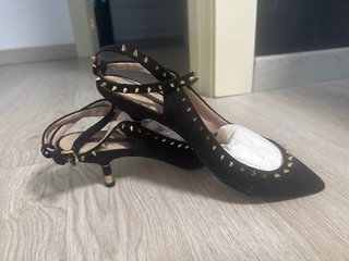 Zapatos de fiesta Zara negros con tachuelas