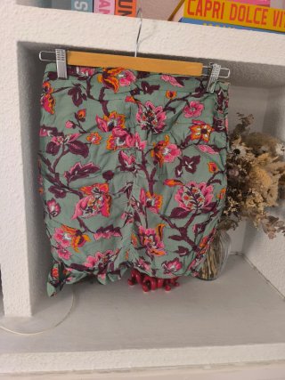 Falda Zara verde con estampado floral