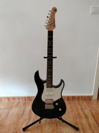 Guitarra Eléctrica Yamaha Pacifica Standard Plus