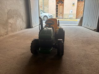 Trattore per bambini a batteria con rimorchio