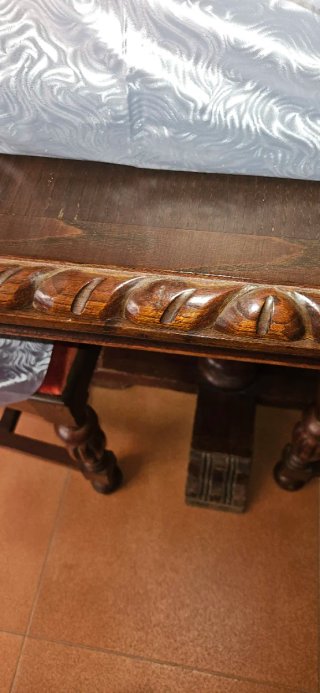 Comedor roble antiguo tallado
