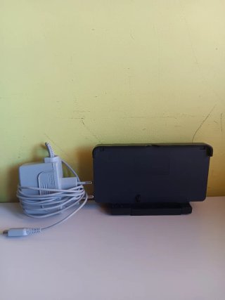 Nintendo 3DS Coral Pink con scatola e manuali