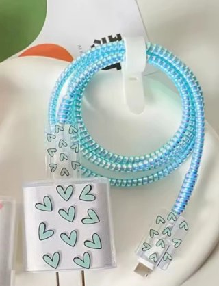 Funda de cargador y cable iPhone 28/20W Corazones
