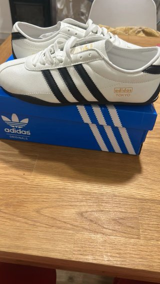 Zapatillas Adidas Tokyo Blancas y Negras