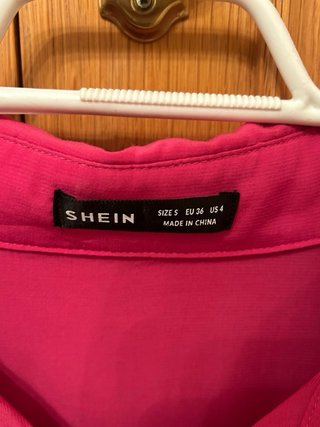 Camisa crop rosa SHEIN talla S