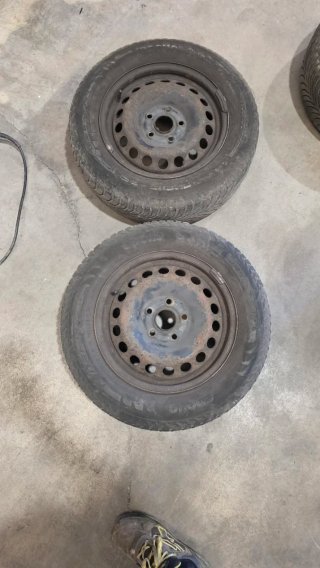 Neumático con llanta 195/65 R15 91T