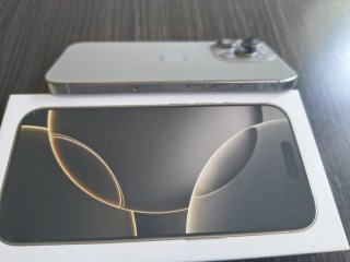 iPhone 16 Pro 128GB Plata - Batería 98%