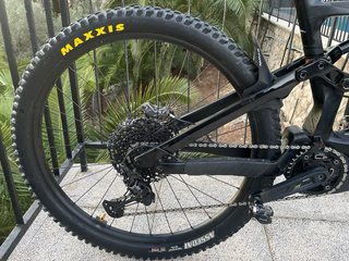 Bicicleta Eléctrica Carbono Whistle