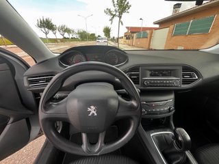 Peugeot 308 año 2014 gasolina 1.2.