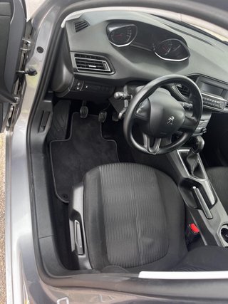 Peugeot 308 año 2014 gasolina 1.2.