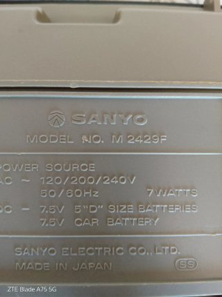 Radio Cassette Sanyo M2429F